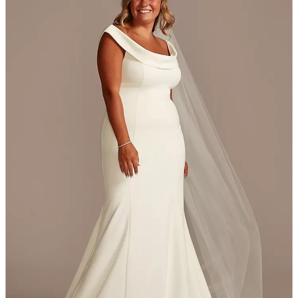 Elegant Off-Shoulder Cream Wedding Dress